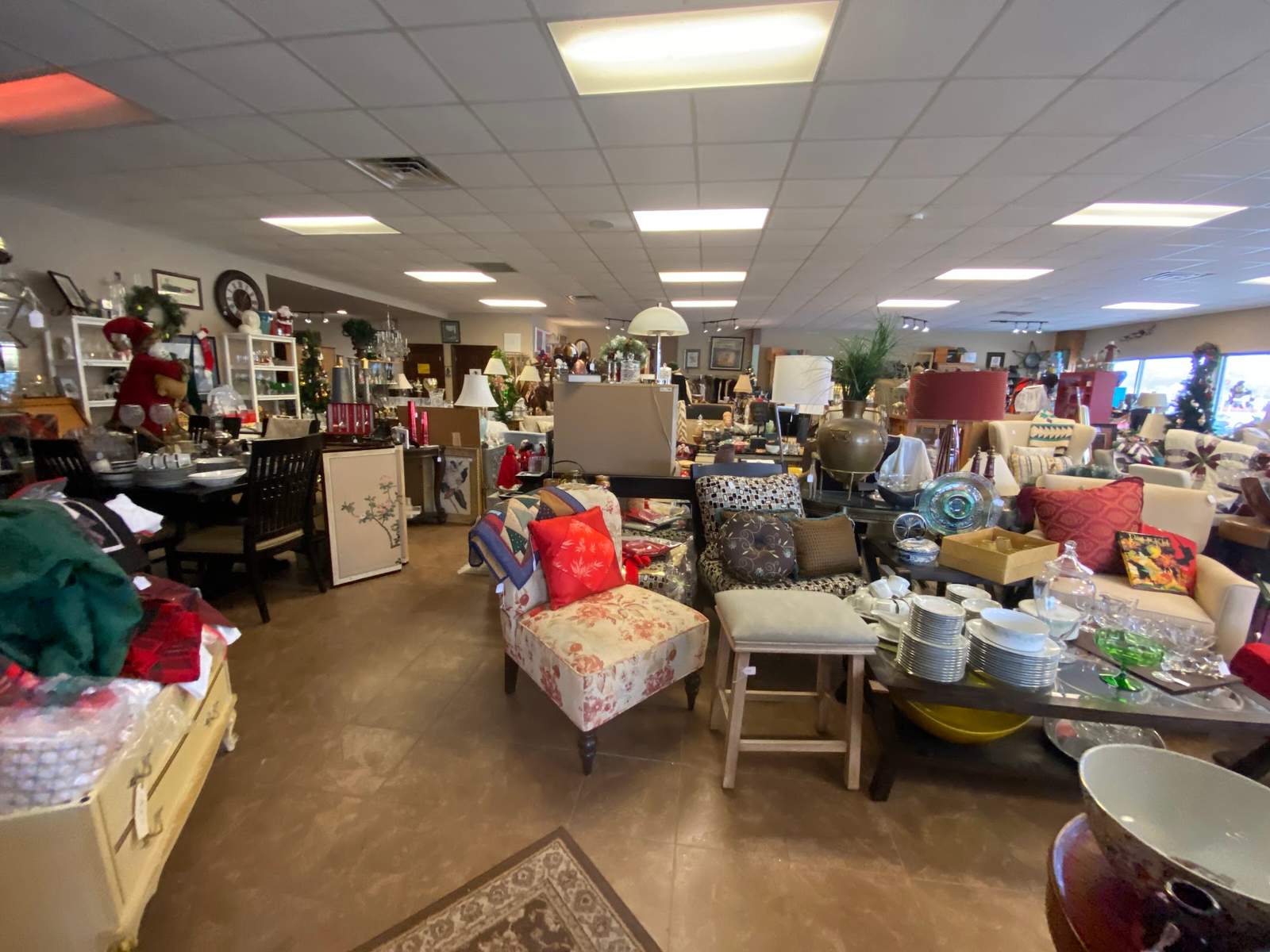 Ivana's Trunk Consignment Store — photo 3