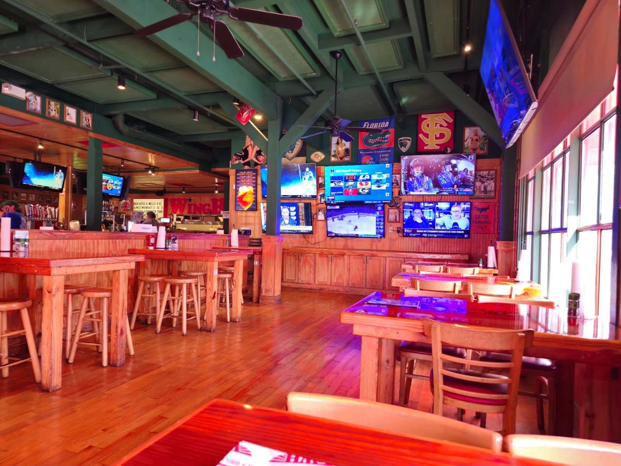 WingHouse Bar & Grill - Clearwater — photo 3
