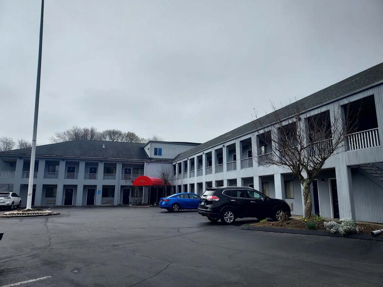 Pier Blue Inn — photo 1