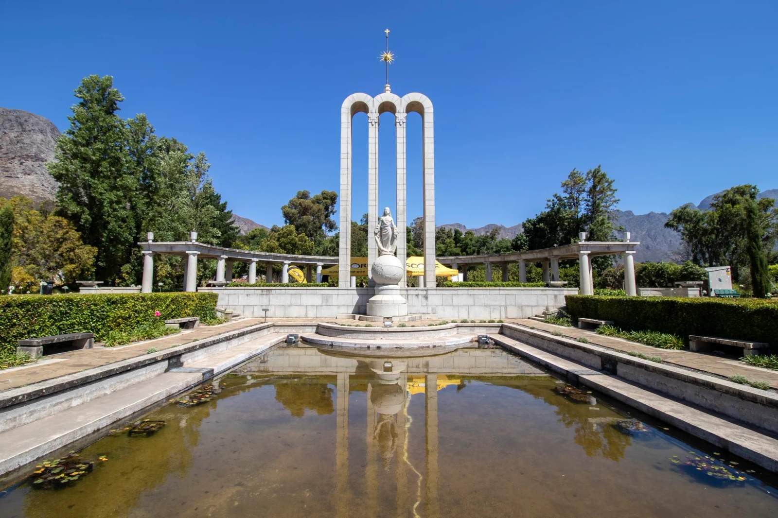 Huguenot Memorial Monument — photo 1