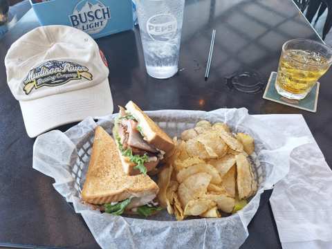 Schooner Pub — photo 2