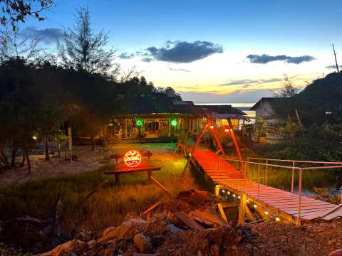 Sunset Bar : Restaurant - Weed Shop — photo 4