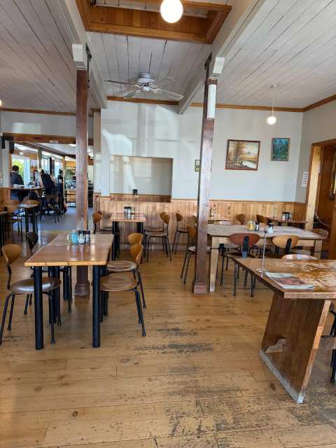 Wild Oats Bakery/Deli/Cafe — photo 4