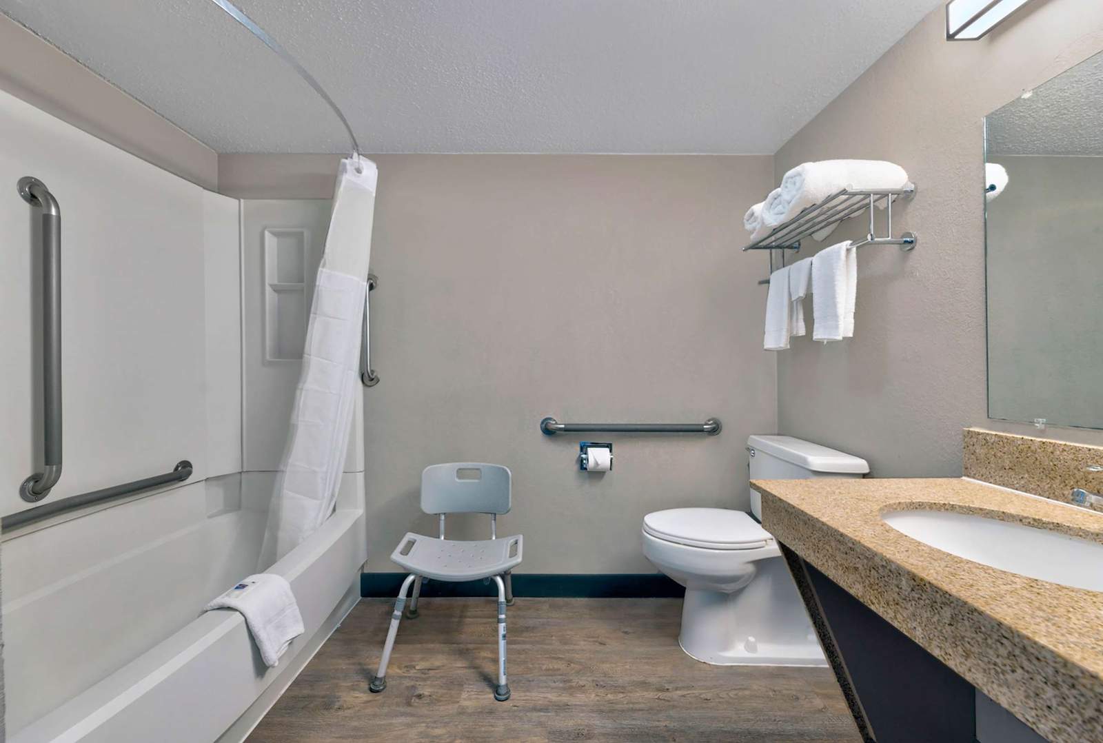 Motel 6 Oak Creek, WI — photo 3