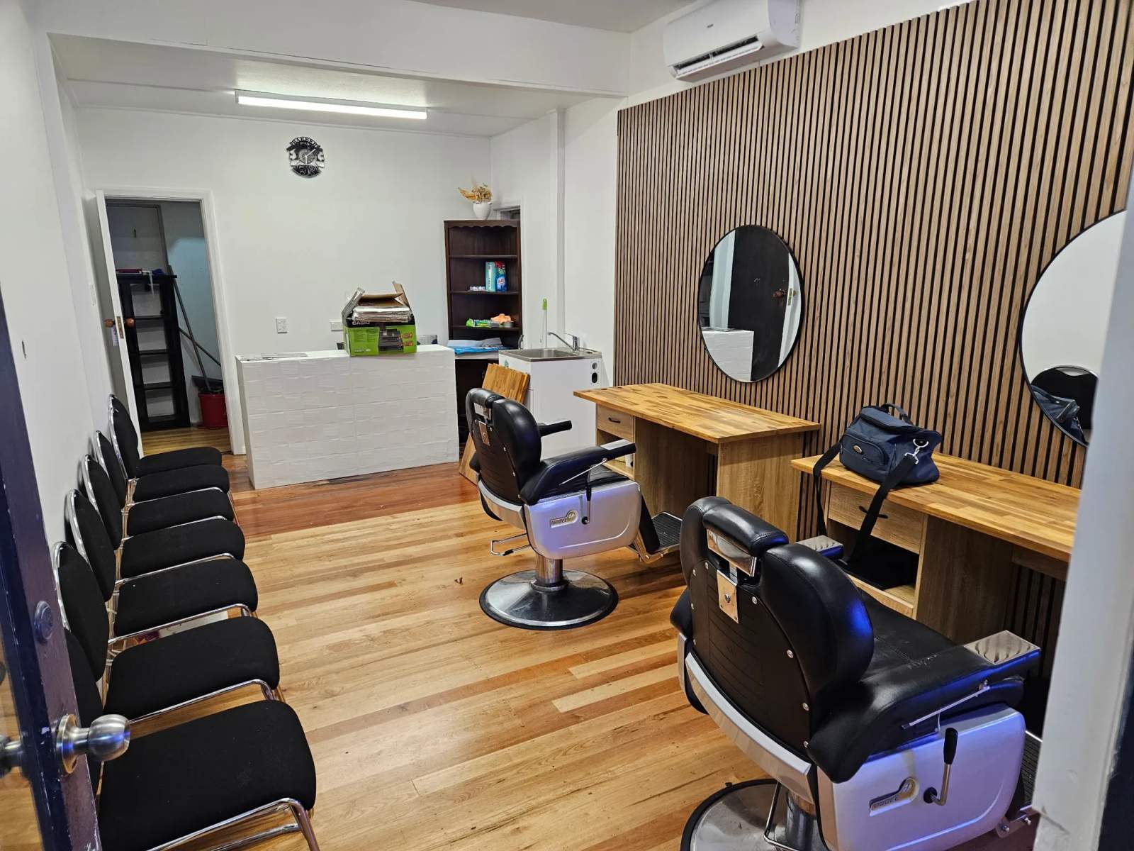 Downtown Barberz Newlands — photo 3