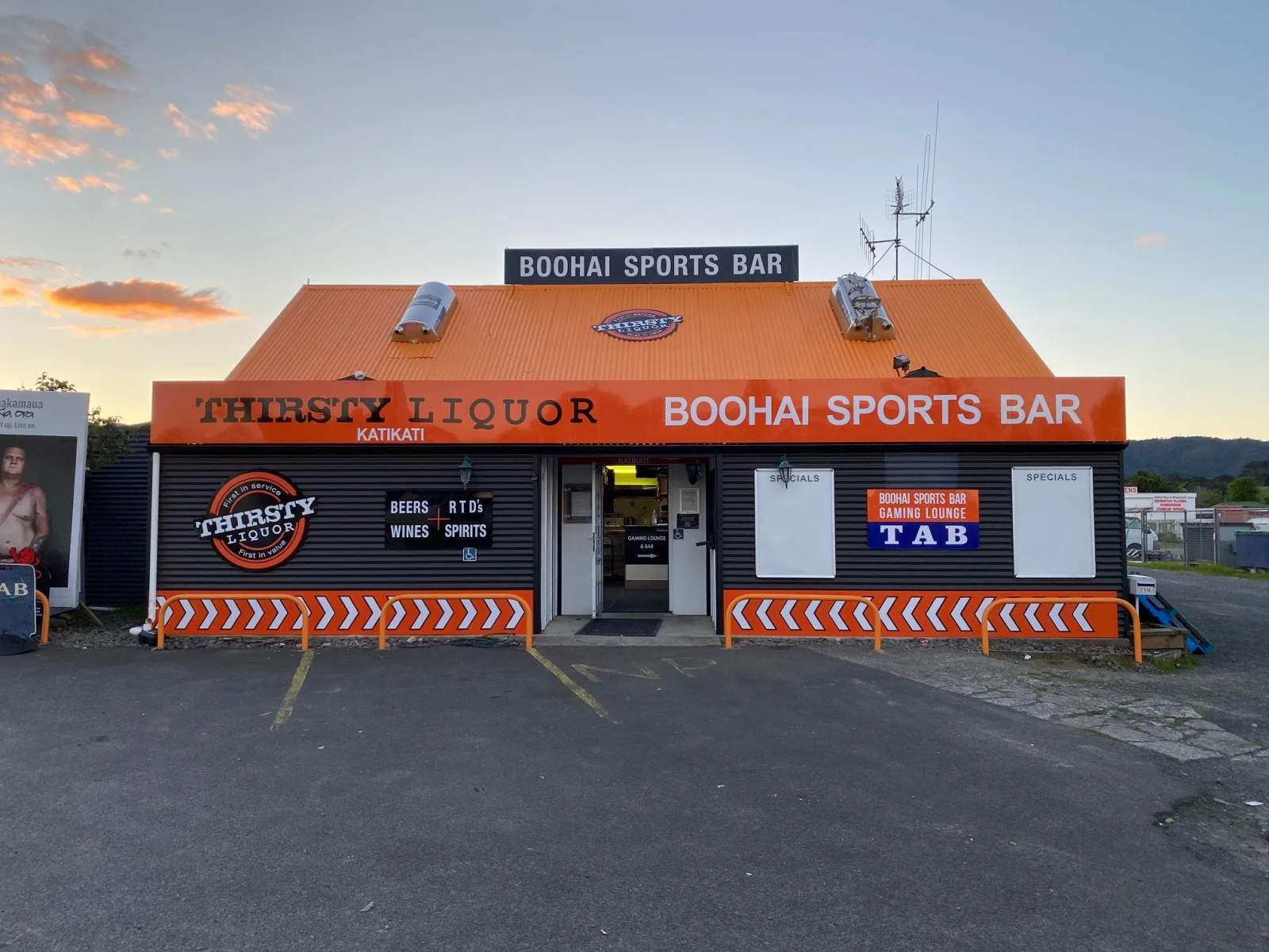 Thirsty Liquor Katikati — photo 1