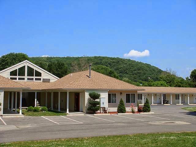 The Rocky River Inn — photo 1