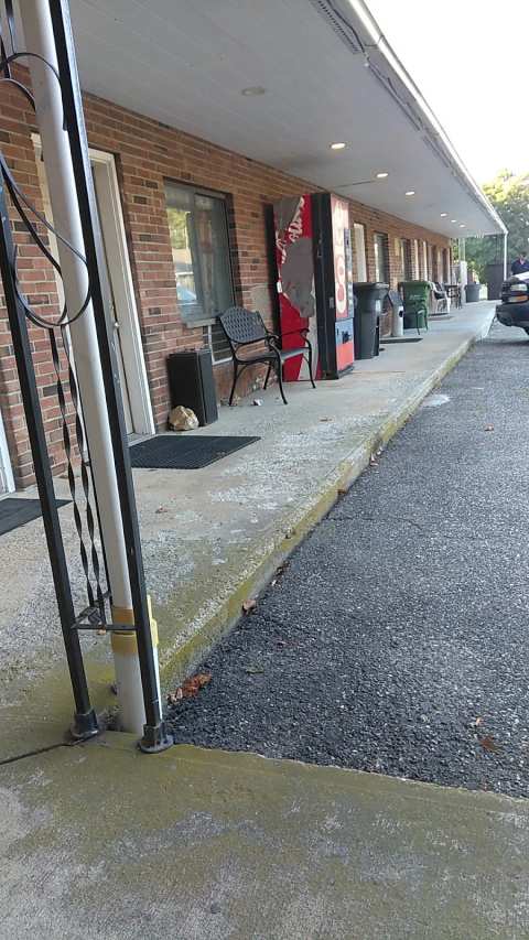 Lakeside Motel — photo 2
