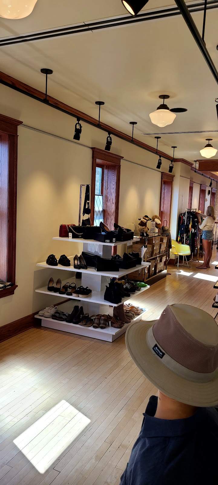 FIFTH-MAIN — photo 2