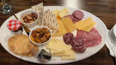 Oscar's Wine Bar — photo 4