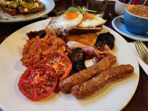 Pravda Cafe & Grill — photo 2