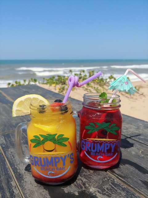 Grumpy's Bush and Beach Restaurant — photo 2