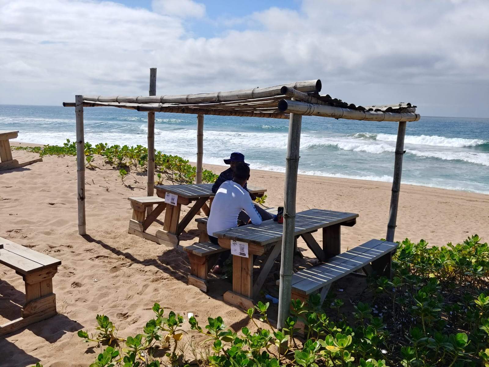 Grumpy's Bush and Beach Restaurant — photo 4
