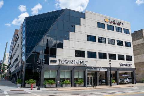 Phoenix Logistics — photo 2