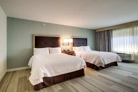 Hampton Inn & Suites Milwaukee West — photo 2