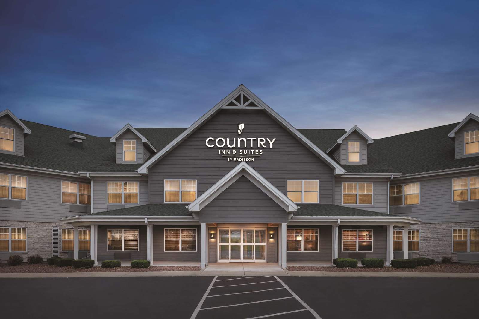 Country Inn & Suites by Radisson, Germantown, WI — photo 1