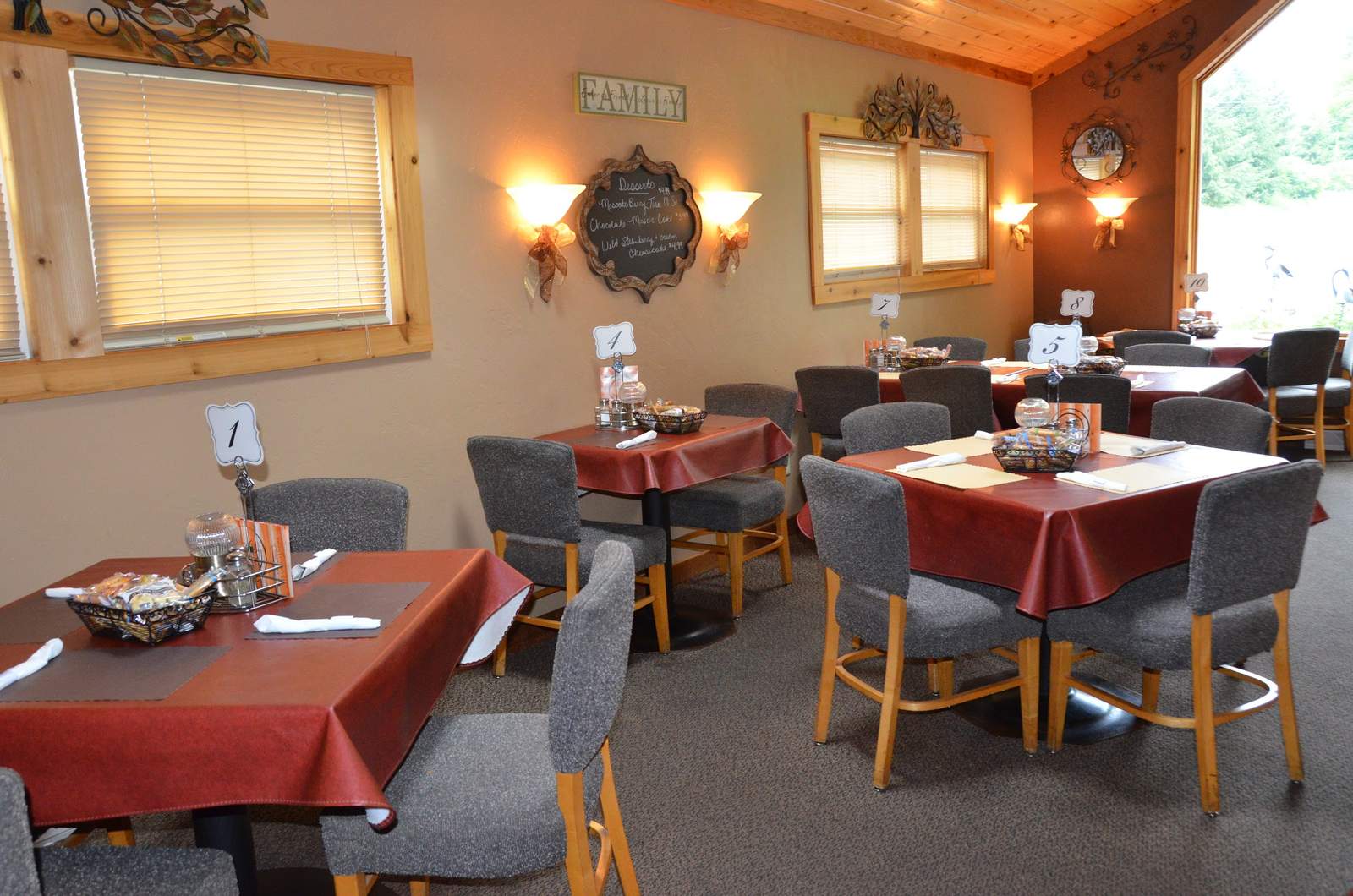 The Olde Cedar Inn — photo 5