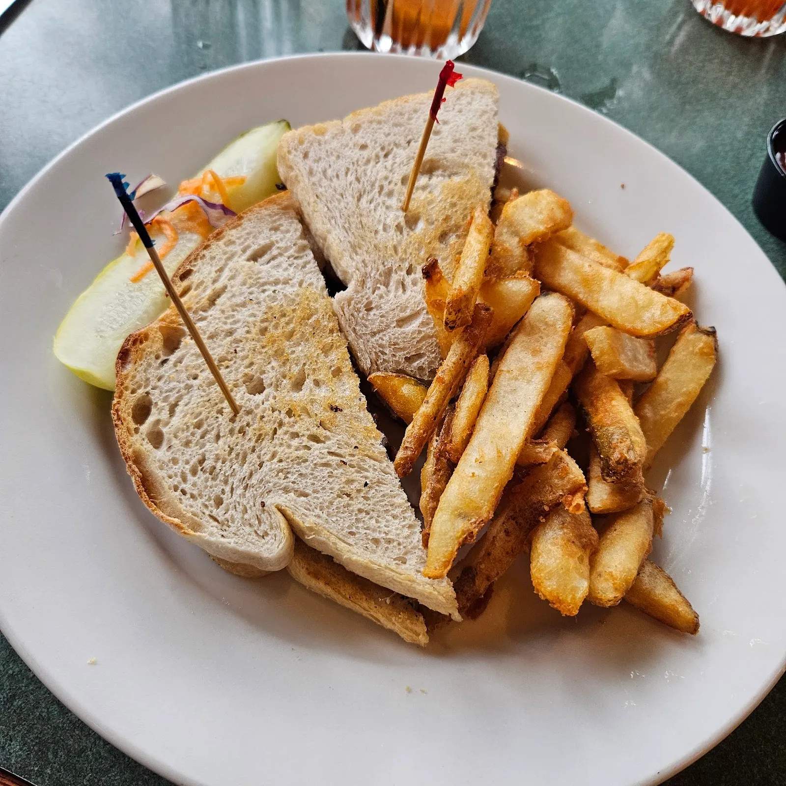 County Clare Irish Inn & Pub — photo 3