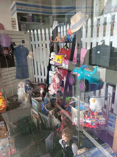 Mrs. Hope's Second Chance Emporium. (formerly Featherston Op shop.) — photo 4