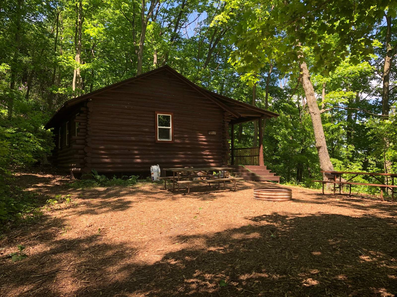 Glacier Hills Rustic Lakefront Cabins — photo 1