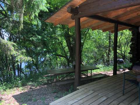 Glacier Hills Rustic Lakefront Cabins — photo 5