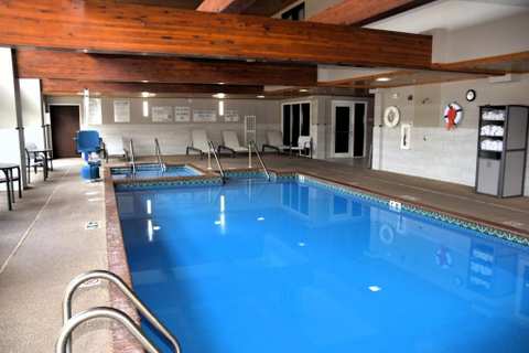 Holiday Inn Express & Suites Port Washington, an IHG Hotel — photo 3