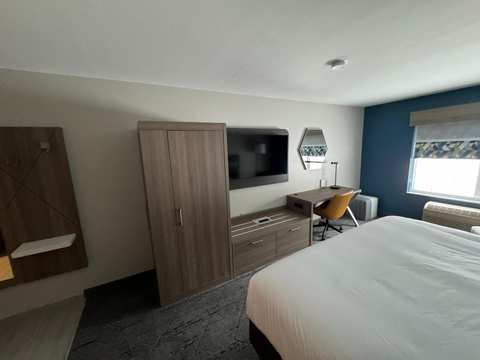 Holiday Inn Express & Suites Port Washington, an IHG Hotel — photo 5