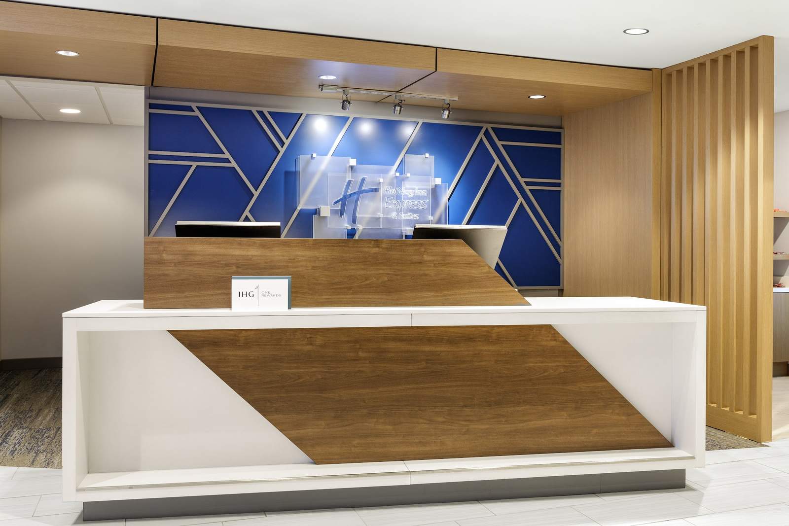 Holiday Inn Express & Suites Port Washington, an IHG Hotel — photo 8