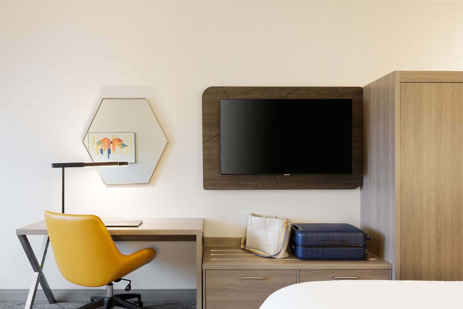 Holiday Inn Express & Suites Port Washington, an IHG Hotel — photo 9