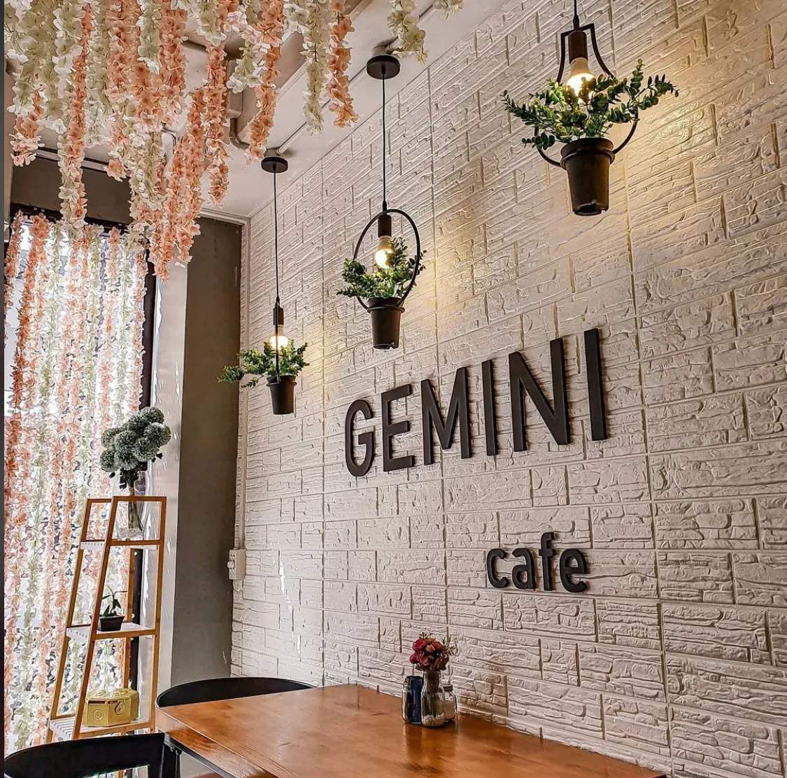 Gemini Cafe & Eatery — photo 1