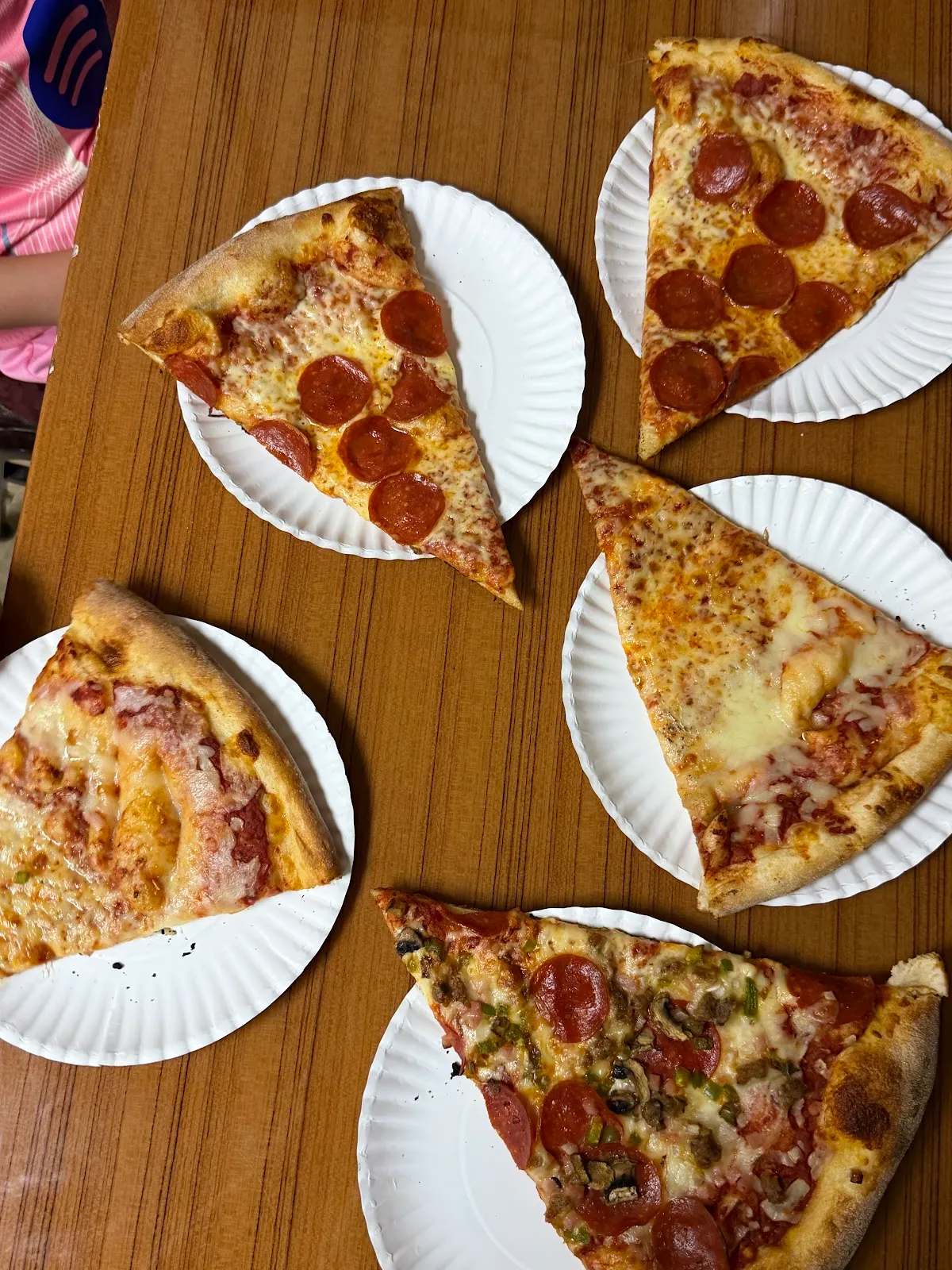 R & S Market Deli-Pizzeria — photo 3