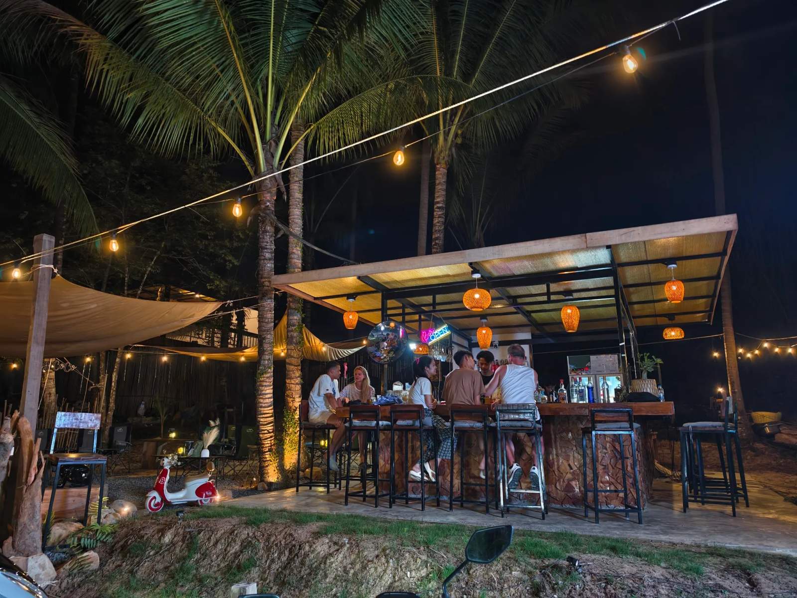 King Coco Bar Kohkood — photo 4