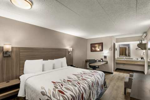 Red Roof Inn Enfield — photo 2