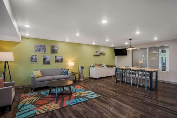 WoodSpring Suites Milwaukee - Menomonee Falls — photo 4