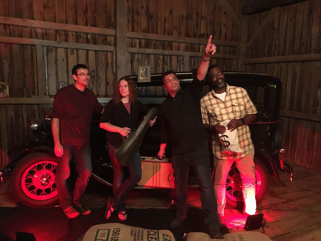 She's Right I'm Left — photo 1