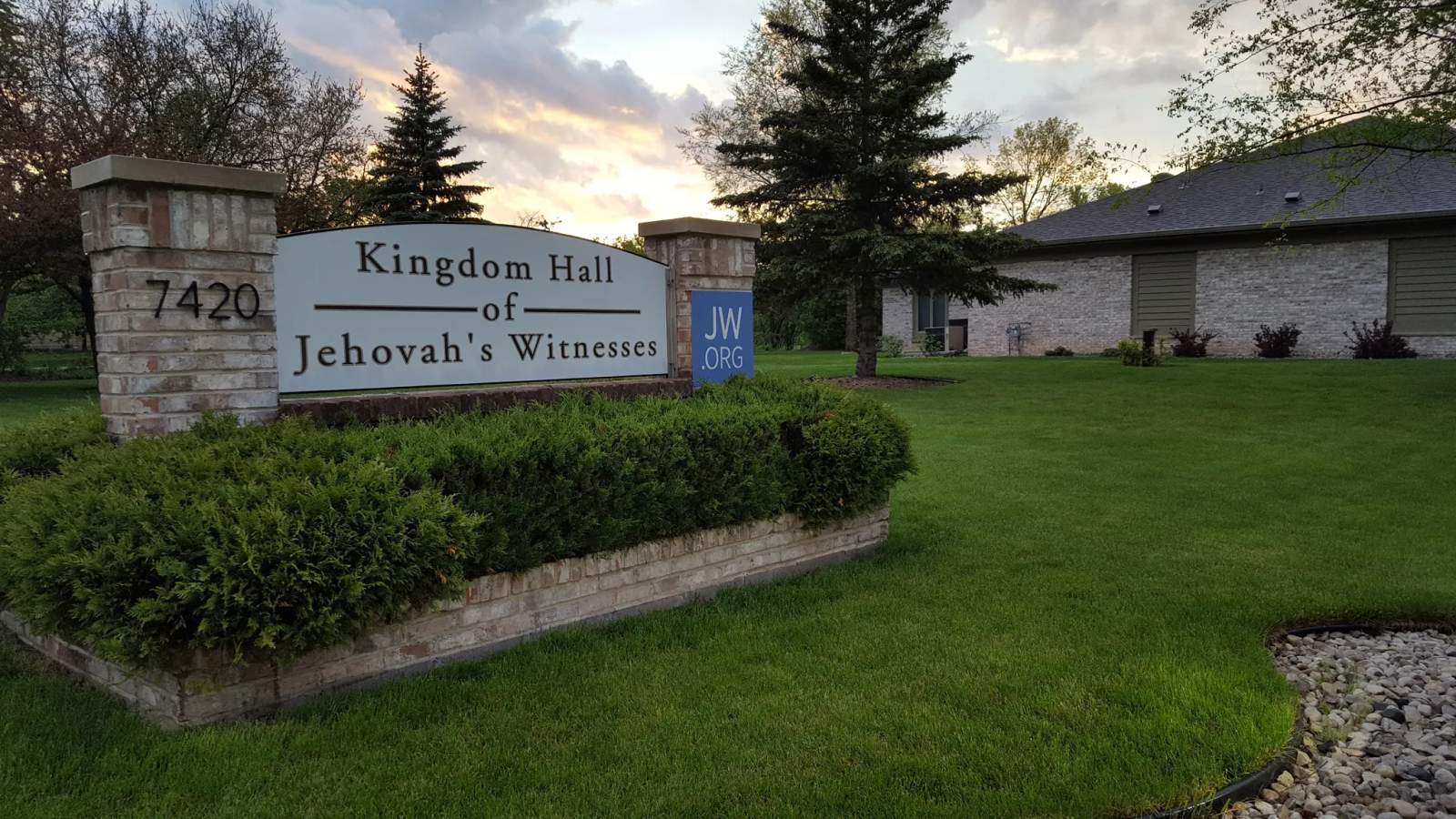 Kingdom Hall of Jehovah's Witnesses--Mequon — photo 3