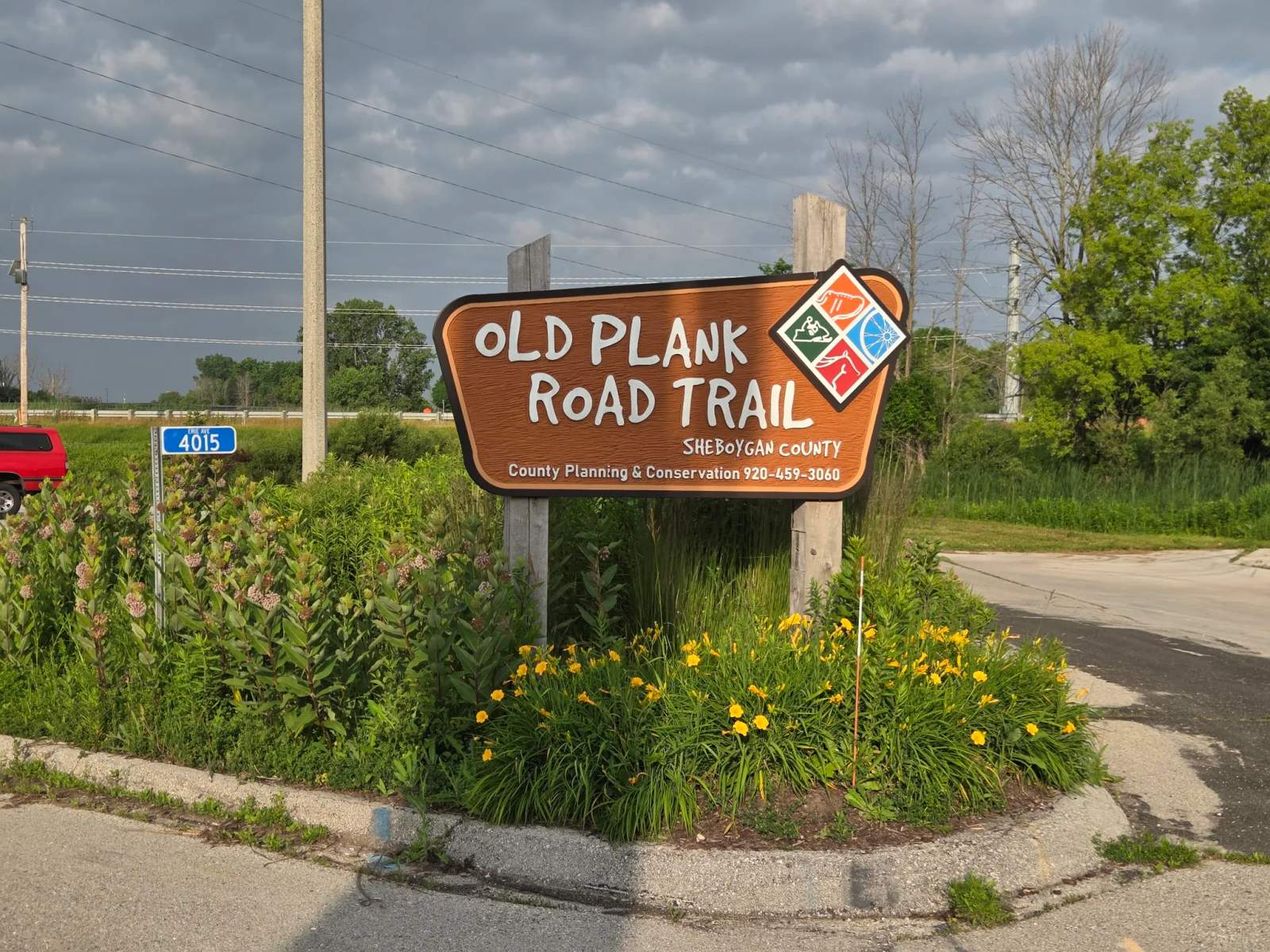 Old Plank Road: Erie Ave Trailhead — photo 1
