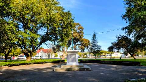 Martinborough Memorial Square — photo 2