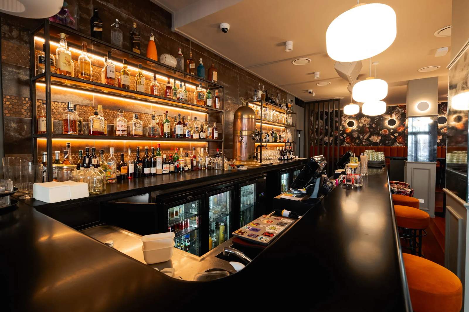 Hummingbird Restaurant & Lounge — photo 1