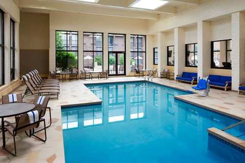 Sheraton Milwaukee Brookfield Hotel — photo 3
