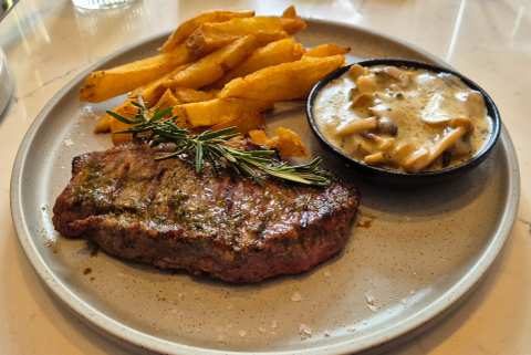 De Vier Restaurant — photo 4