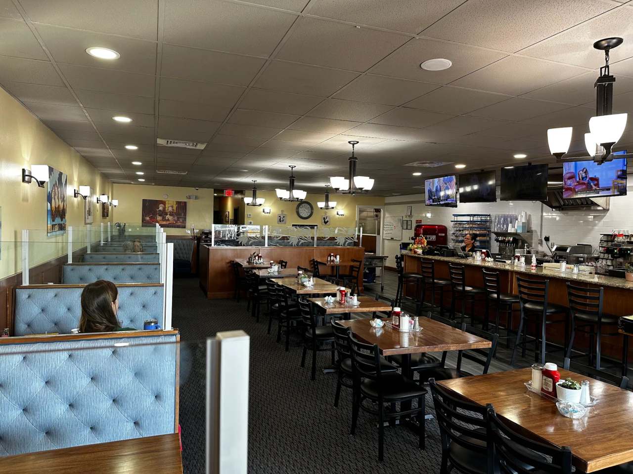 Busy Bee Diner Clearwater /Breakfast/lunch/Dinner/Bakery — photo 3