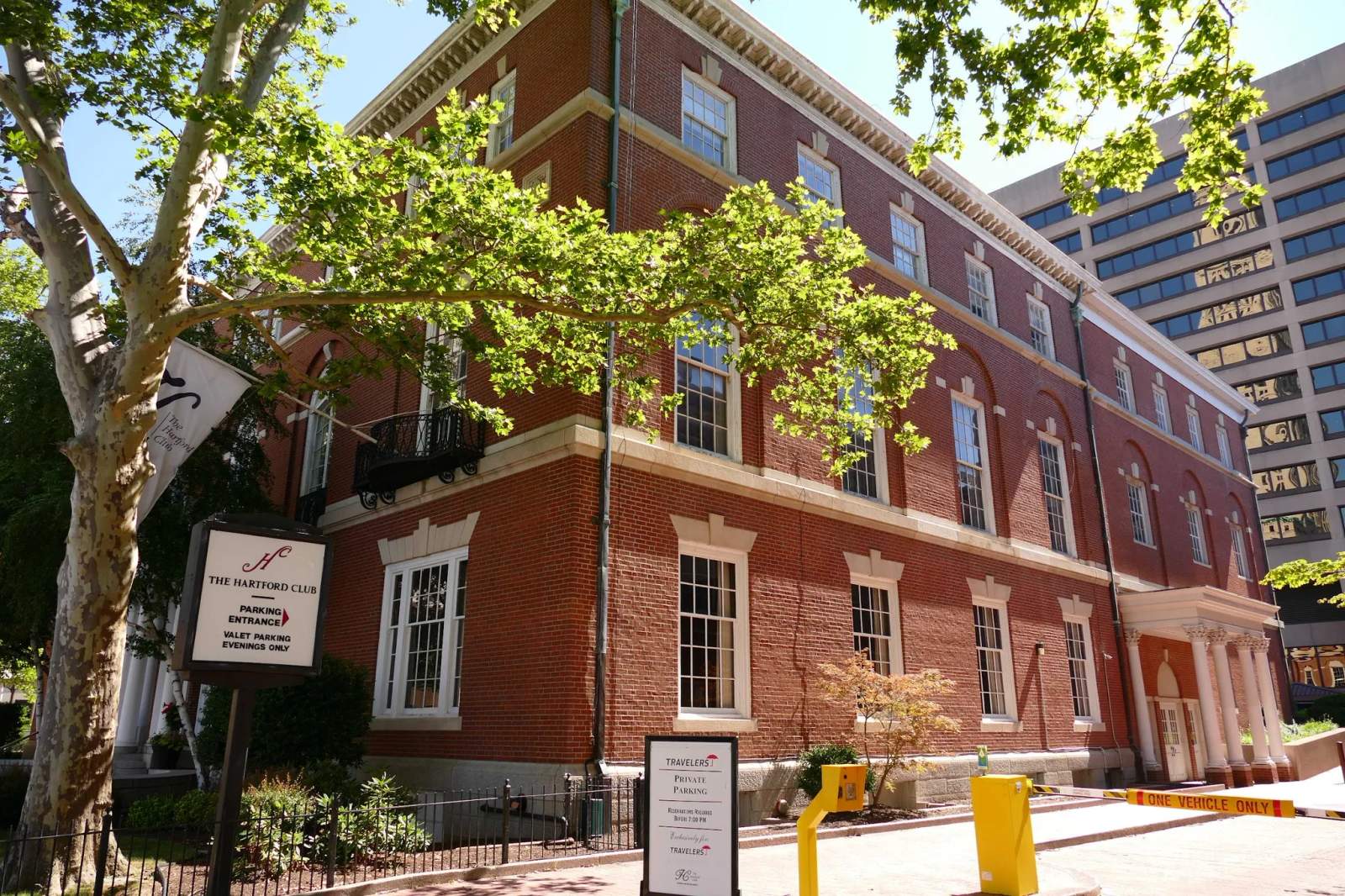 The Hartford Club — photo 4