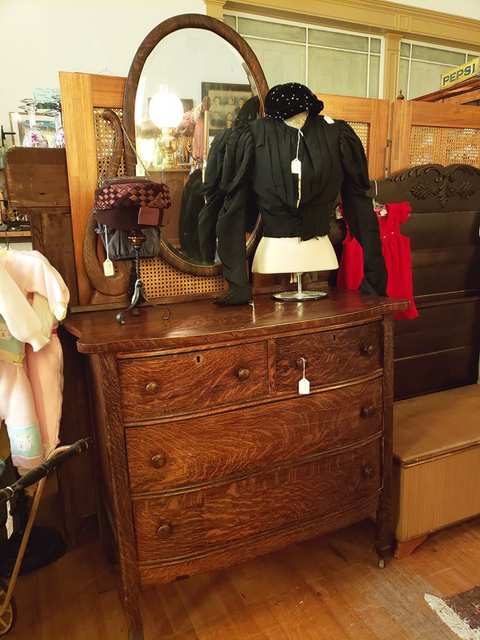 Hen Picked Antiques & Stained Glass — photo 3