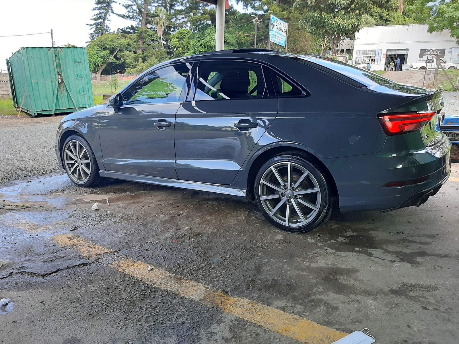 Splash & Shine Carwash — photo 4