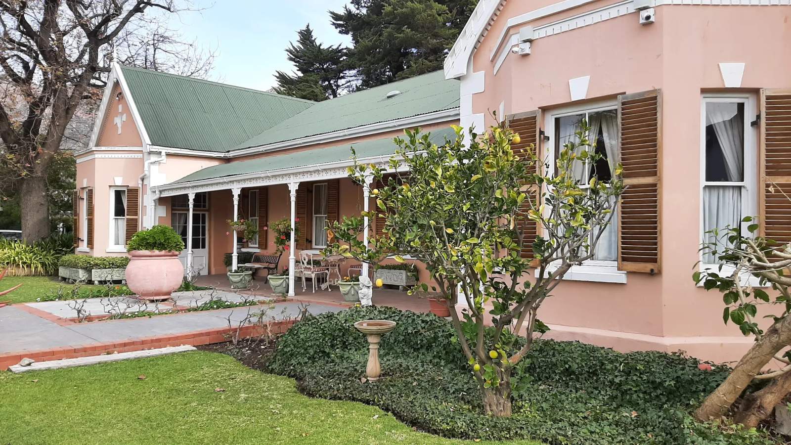 Connie's Cottages — photo 1