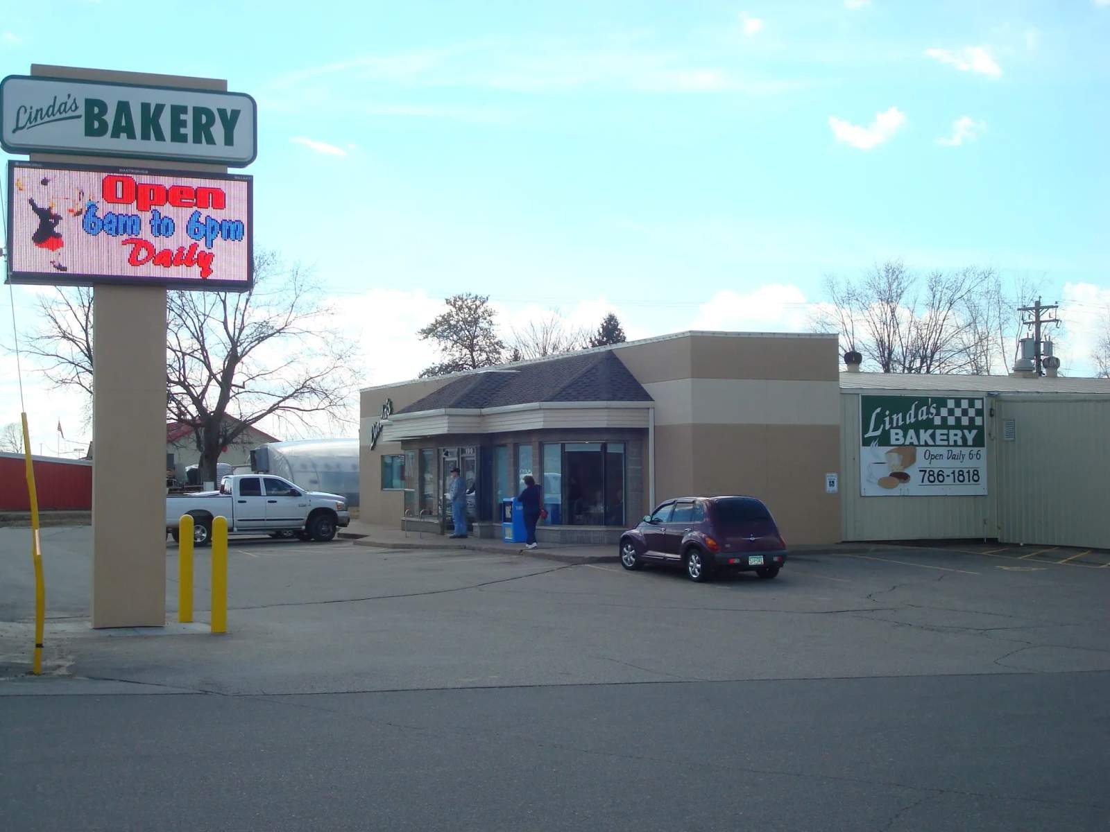 Linda's Bakery — photo 1