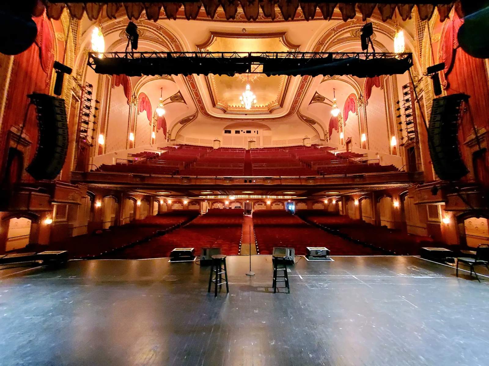 Riverside Theater — photo 1