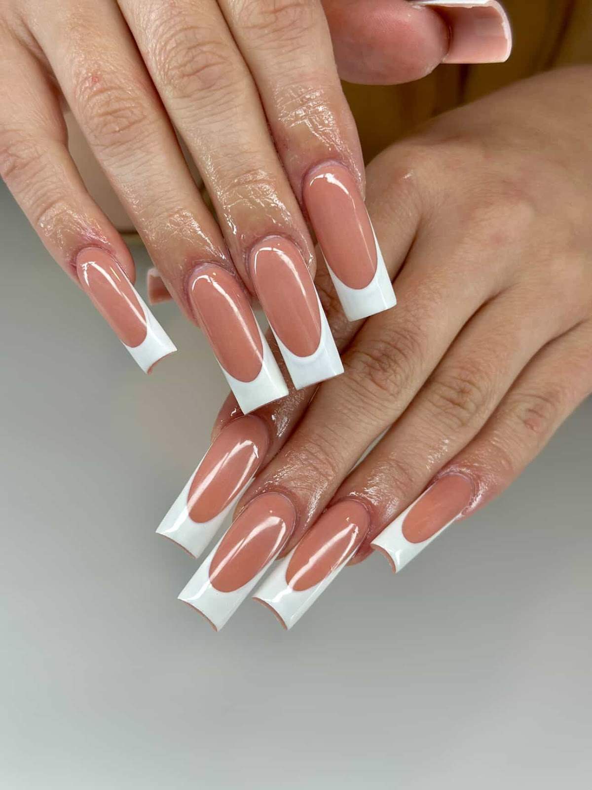 VALENCIA NAILS AND LASHES — photo 1