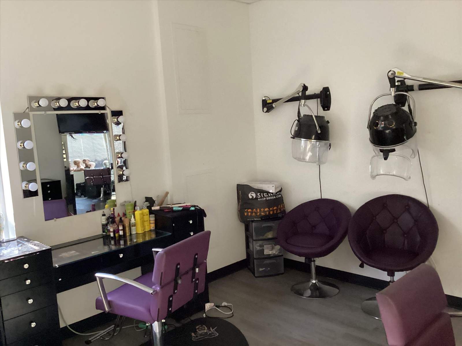 Divine Lash & Beauty Bar — photo 1